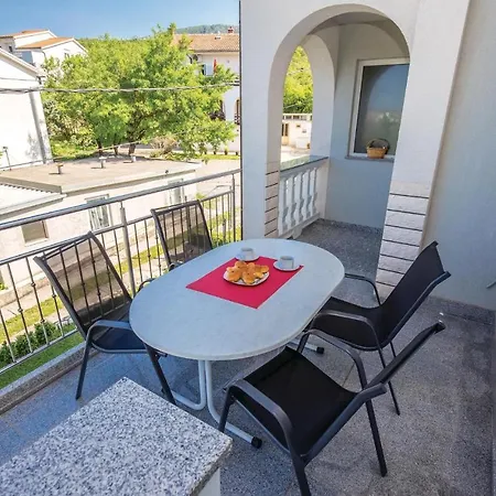 Apartman 1 Bedroom Cozy In Jadranovo