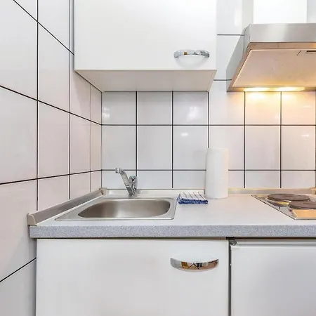 1 Bedroom Cozy In *