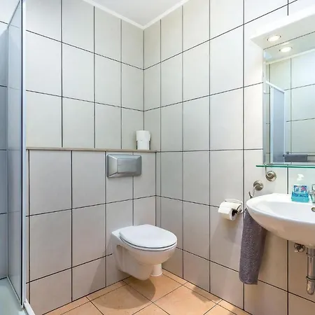 1 Bedroom Cozy In Apartman Jadranovo